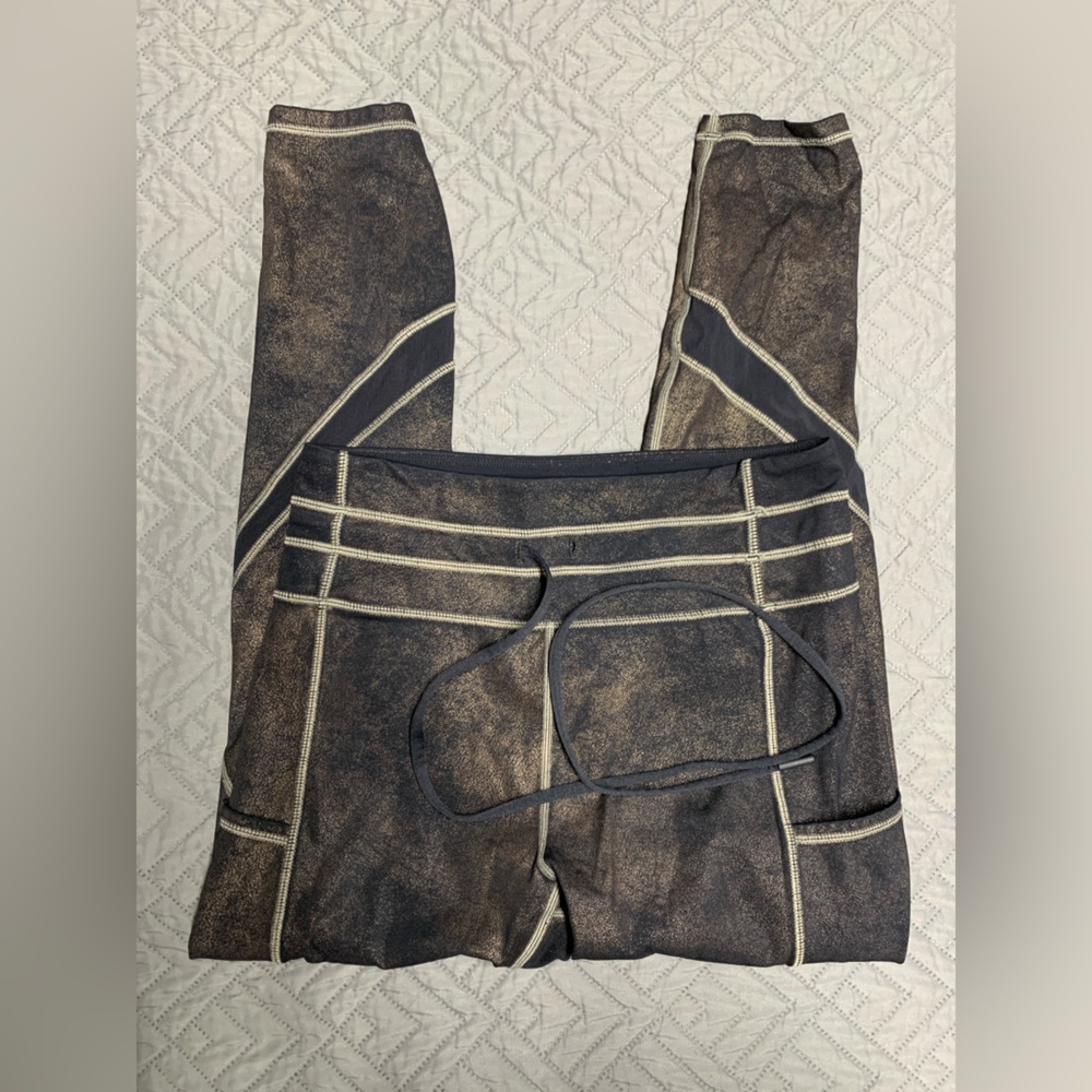 Chic Black and Gold Leggings